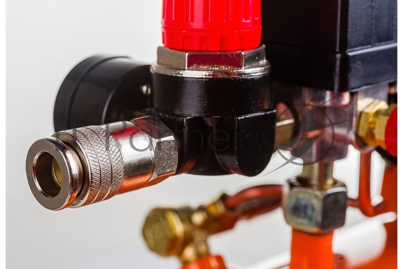 Компрессор поршневой Кратон AC-260-24-OFHS безмасляный 260л/мин 24л 1500Вт оранжевый