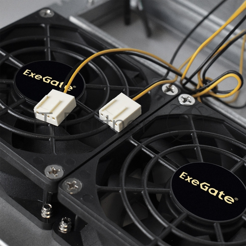 Серверный корпус ExeGate Pro 4U650-010/4U4139L (RM 19, высота 4U, глубина 650, БП 700PAS, USB)