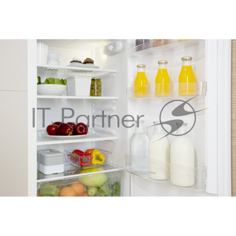 Холодильник встраиваемый Indesit B 18 A1 D/I белый