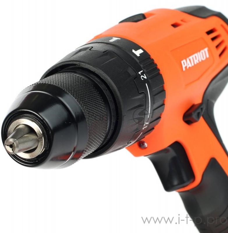 Дрель, Шуруповерт PATRIOT BR 180Li-h Дрель-шуруповерт аккумуляторная 180301460 { две батареи Li-Ion 18V, 1,5 Ah, 57 Нм, большой кейс, зарядка за 1 час, комплект бит и сверл }