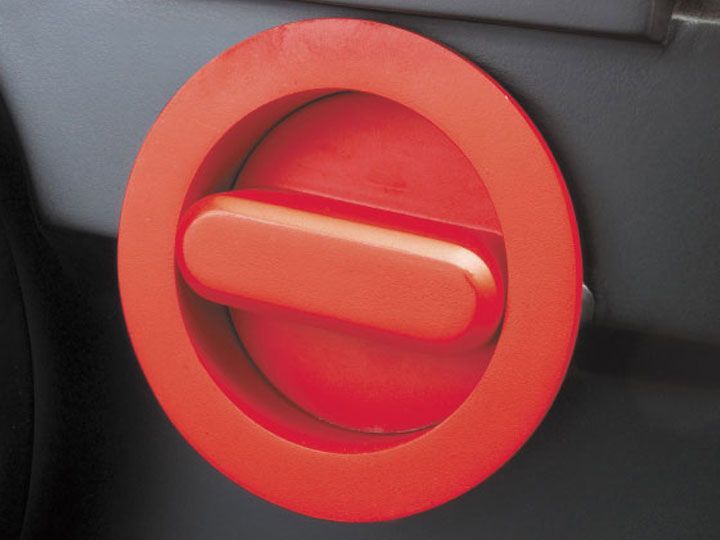 Садовый измельчитель Black & Decker GS2400-QS 2400Вт