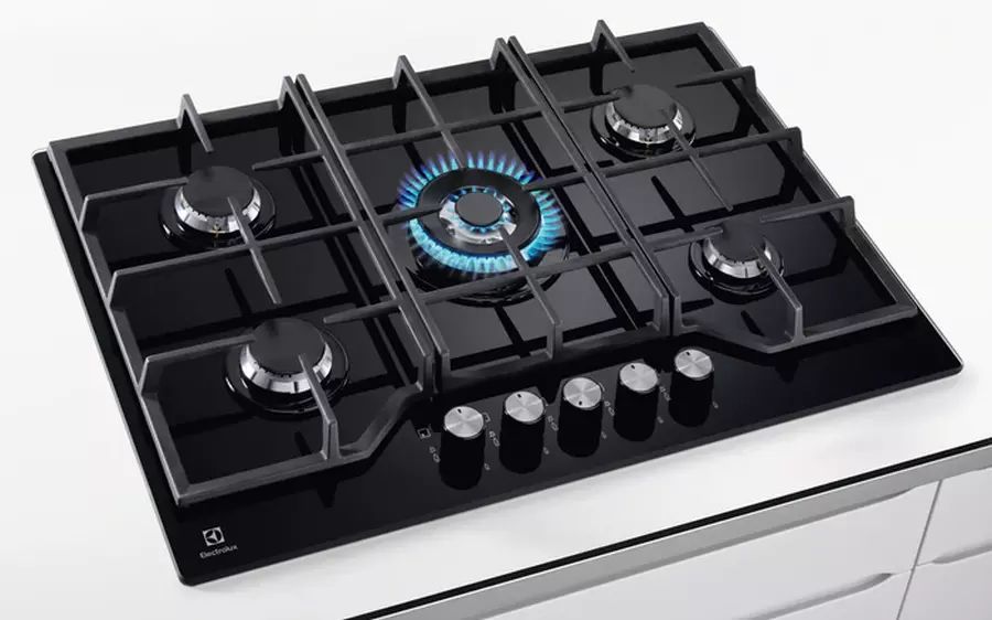 Встраиваемые газовые панели ELECTROLUX/ ! Газ на стекле, 3 чугунных держателя, газконтроль варочной поверхности, интегрированный автоподжиг варочной поверхности, конфорки: Vertical Flame, средней мощности, Vertical Flame, средней м