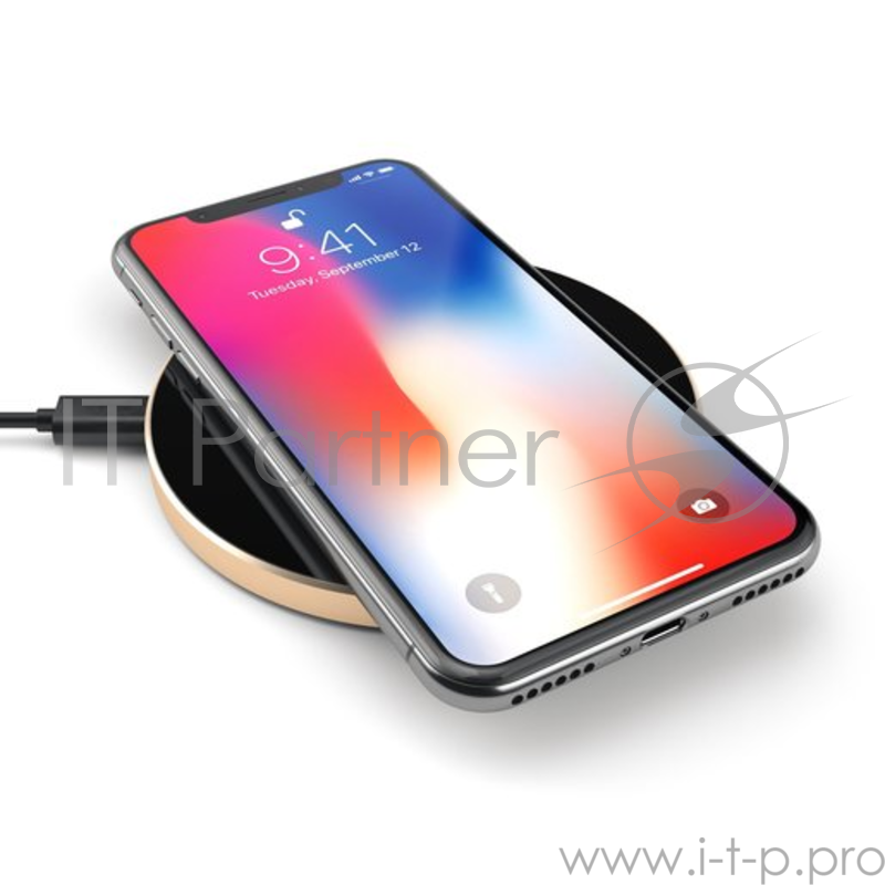 Беспроводное зарядное устройство Satechi Wireless Charging Pad. Работает от USB. Цвет золотой.