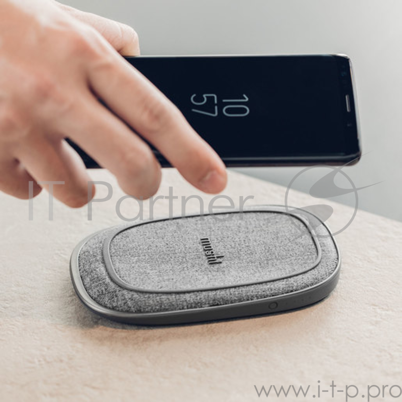 Moshi Porto Q 5K внешний аккумулятор со встроенной беспроводной зарядкой. Цвет серый.