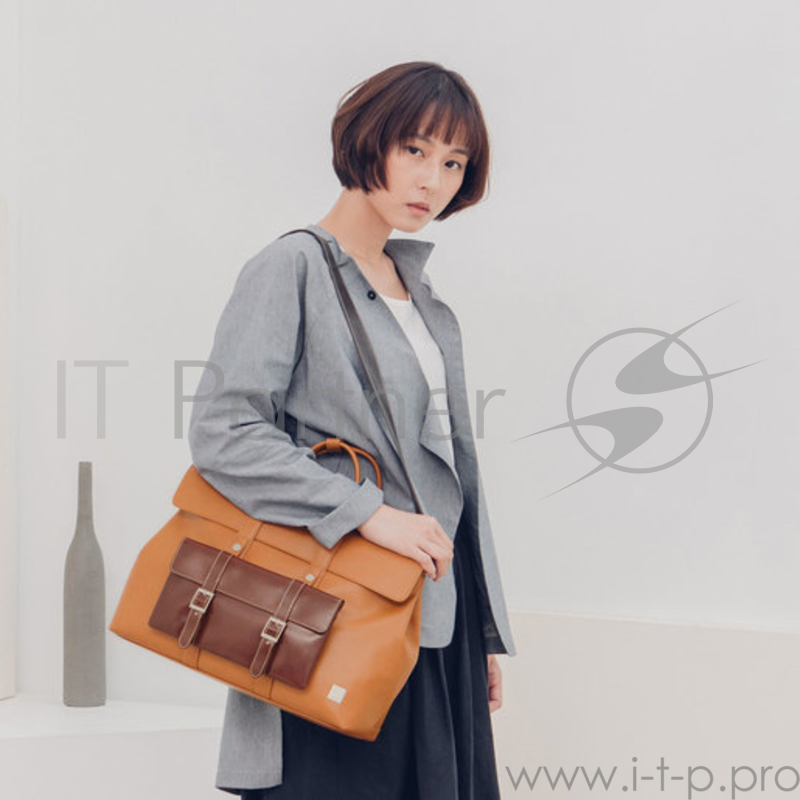 Сумка-клатч через плечо Moshi Treya Clutch. Материал эко кожа. Цвет бордовый красный.