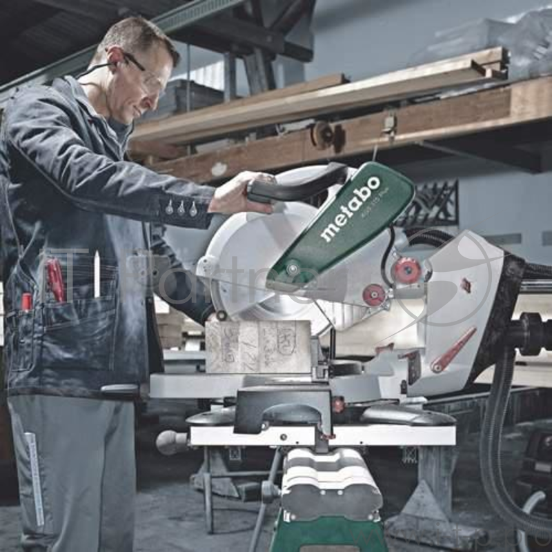 Пилы, Лобзики Metabo KGS 315 Plus 0103150000 Торц.пила { 2200Вт, 305х120мм,лазер, вес 26 кг }