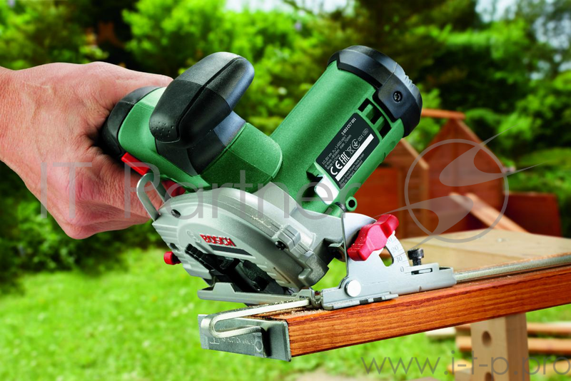 Циркулярная пила (дисковая) Bosch UniversalCirc 12 (ручная)