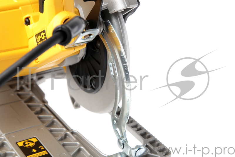 Пила циркулярная DeWALT DWE576К 1600Вт 5200об/мин 190x30мм макс.пропил 61мм в кейсе, для напр.шин