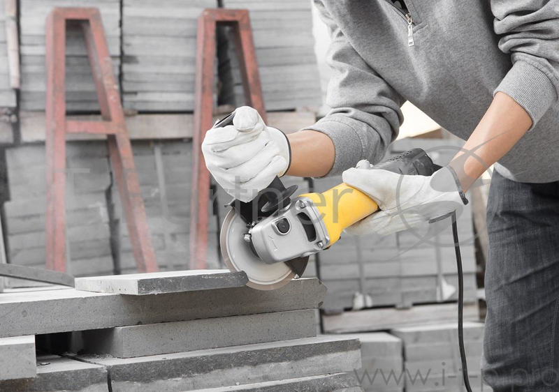 УШМ (болгарка) STANLEY SGV115-RU с регулировкой скорости 1100Вт 125мм 0-11000об/мин 2.0кг