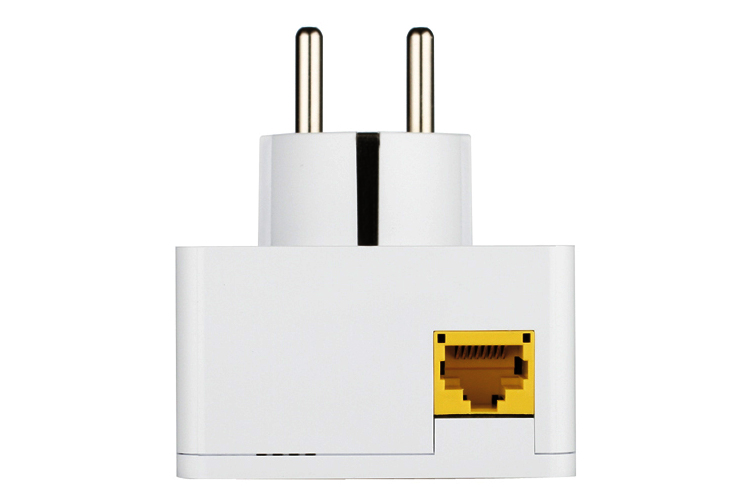 Сетевая карта D-Link DHP-P308AV/B1A/C1A/C1B PowerLine-адаптер с поддержкой HomePlug AV и встроенной электрической розеткой