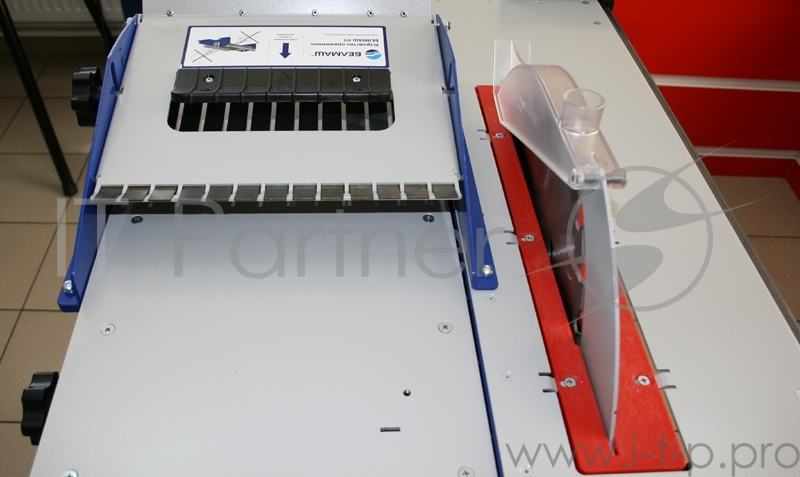 Устройство прижимное БЕЛМАШ УП-2000 ширина строгания 230мм