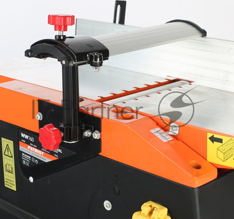 Станок фуговальный PATRIOT WW160 1600 Вт, размер стола 582х155, Макс. глубина строгания 3 мм.
