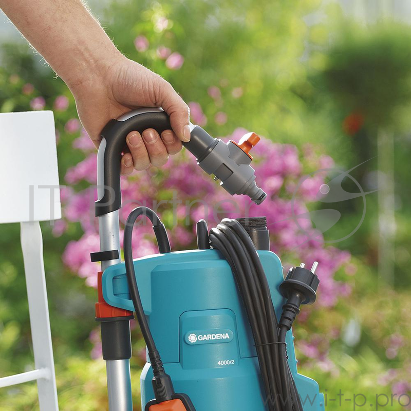 Садовый насос бочечный Gardena 4000/2 Classic 500Вт 4000л/час