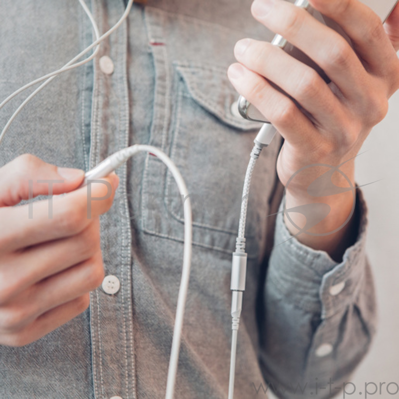 Адаптер Moshi Integra Lightning на 3,5 мм Аудио для наушников. Цвет серебряный.