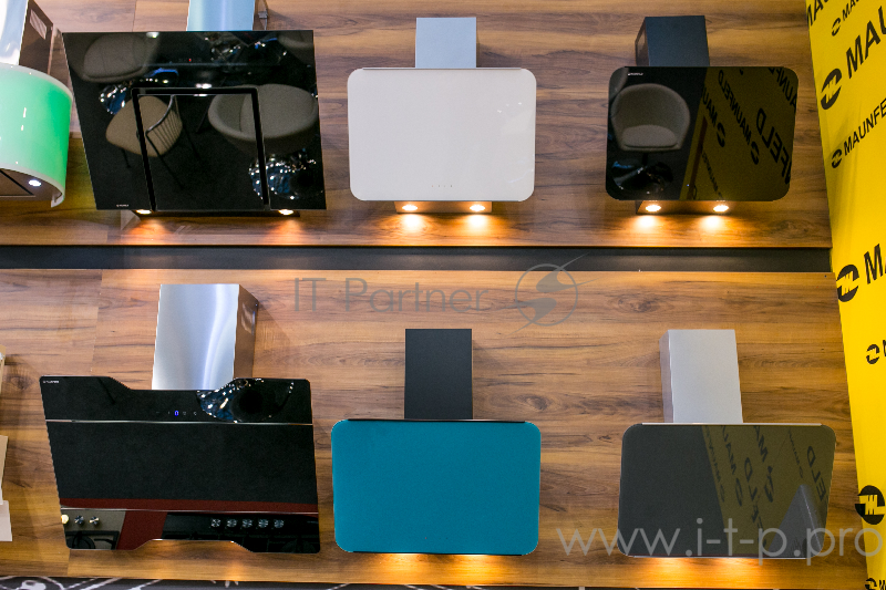 Вытяжка MAUNFELD DREAM 60 ЧЕРНОЕ стекло • Тип: настенная• Цвет: черный• Управление: сенсорное• Ширина, мм: 600• Полная потребляемая мощность, Вт: 190• Количество скоростей: 3• Максимальная производительность, м3/ч: 800• Диаметр воздуховода, мм: 120 -