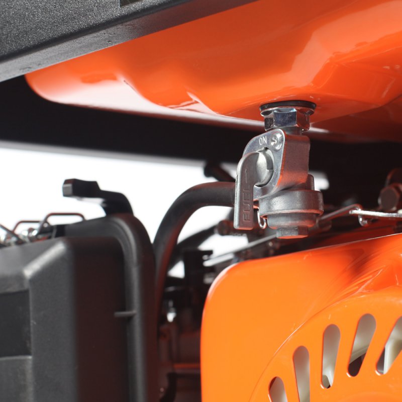 Генераторы Генератор бензиновый PATRIOT GP 3510E 474101540 {Двигатель: 4т, OHV, АИ-92, 210 сс, 7.0 л.с Мощность ном/макс: 2.5/2.8 кВт Объём бака: 15 лРозетки: 2 евро 16А Вес: 45 кг}