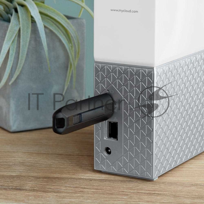 Дисковый массив Western Digital WDBVXC0080HWT-EESN Сетевое хранилище My Cloud Home, 8Тб