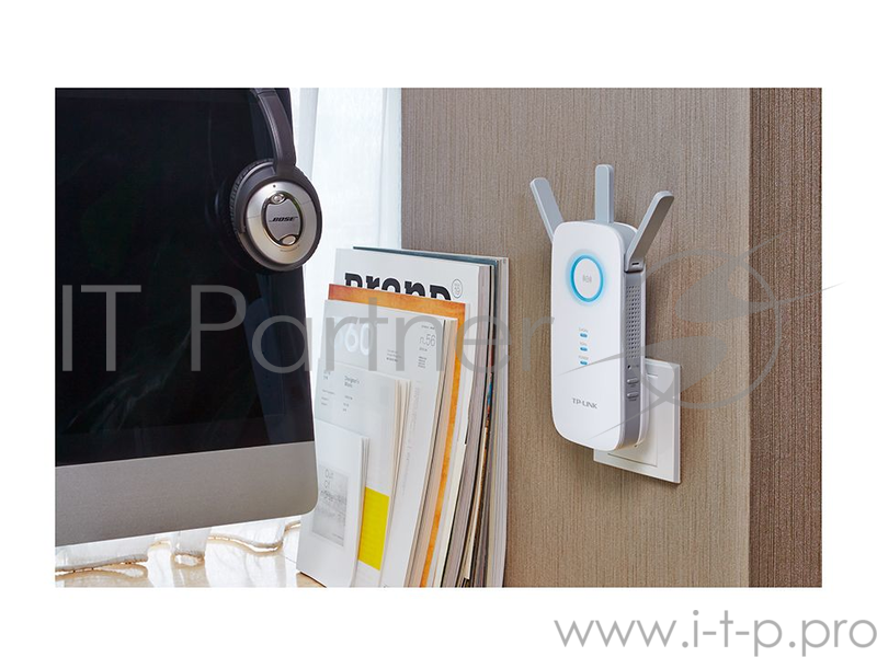 Повторитель беспроводного сигнала TP-Link SOHO RE450 10/100/1000BASE-TX/Wi-Fi белый поставляется без кабеля RJ-45