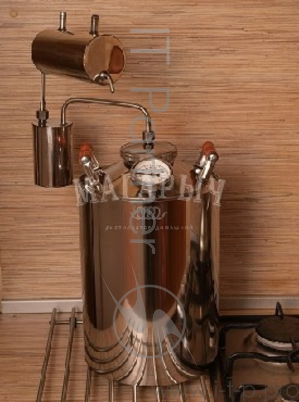 Дистиллятор МАГАРЫЧ Премиум 12 БКДР дистиллятор МАГАРЫЧ Премиум 12 БКДР, объем 12л, большая крышка, деревянные ручки, термостат, сухопарник. Производительность: 2 л./ч. Материал: пищевая нержавейка. Тип охладителя: проточный. Серия Премиум.