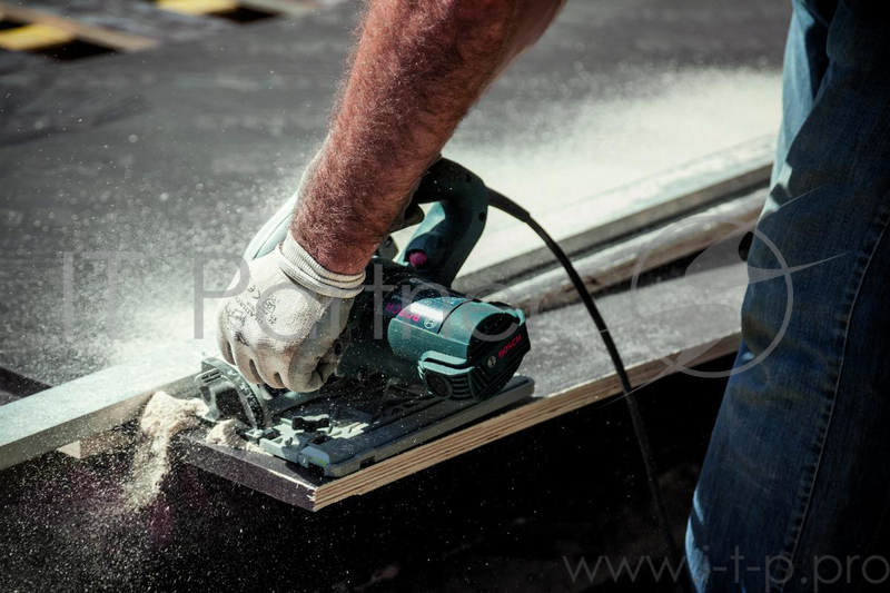 Пила циркулярная BOSCH GKS 55+ GCE (0.601.682.100) 1350Вт 2100-4700об/мин 90°/45°- 63/47мм 3.8кг