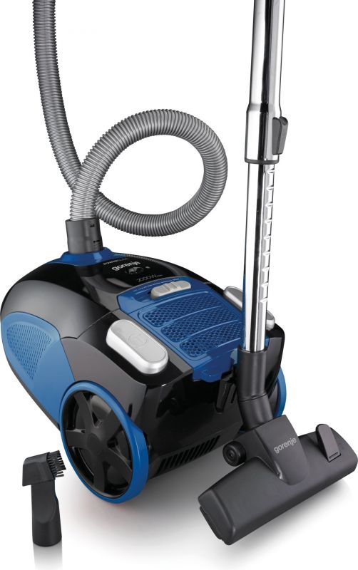 Пылесос Gorenje VC2021PSBKBU Максимальная потребляемая мощность: 2000Вт, Мощность всасывания: 390 Вт, Объем мешка для пыли: 3 л, Цвет: Черный, Слайдерный переключатель мощности, Тип трубки: Телескопическая трубка, Материал трубки: Металлическая трубк