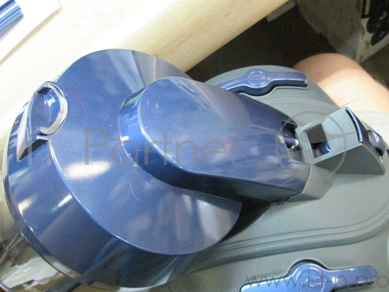 Пылесос Vitek VT-8120 BK