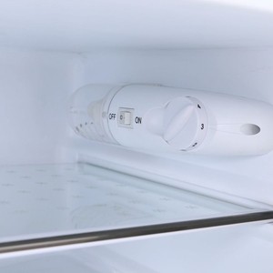 Холодильник TESLER RCT-100 WHITE 95/65/30л, 2-х камерный, морозилка сверху, упр. механическое, капельная система,45.5х54х83.2