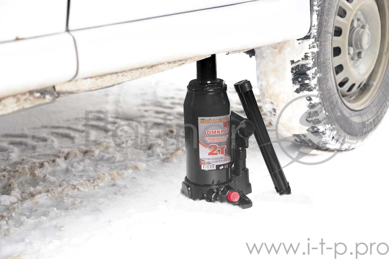 Домкрат SCHWARTZ (ДОМК0007) 2 т (180-345 мм) Гидравлический бутылочный домкрат кейс(Гидравлический бутылочный домкрат SCHWARTZ-911 2 т (180-345 мм), пластиковый кейс)