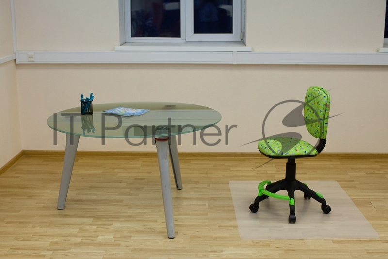 Коврик напольный Бюрократ 1019202 прямоугольный для паркета/ламината вспененный PP 120х90см