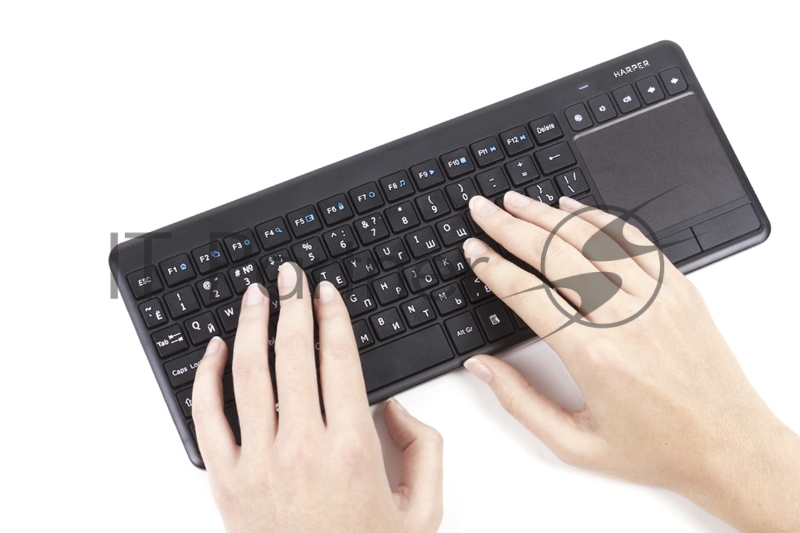 Беспроводная клавиатура HARPER KBT-101 с тачпадом для SmartTV Совместимость со SMART телевизорами, ПК, ноутбуками, Mac Мягкий и короткий ход клавиш (Slim-клавиатура) 80 клавиш + 5 отдельных для управления звуком и перемоткой Другие функциональные кла