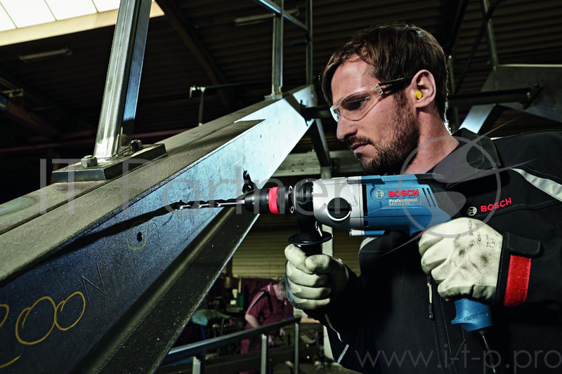 Дрель, Шуруповерт Bosch GBM 13-2 RE дрель безударная 06011B2000 { 750 W, БЗП.13мм, 2скор,11,5нм, Вес 2,4 кг, коробка }