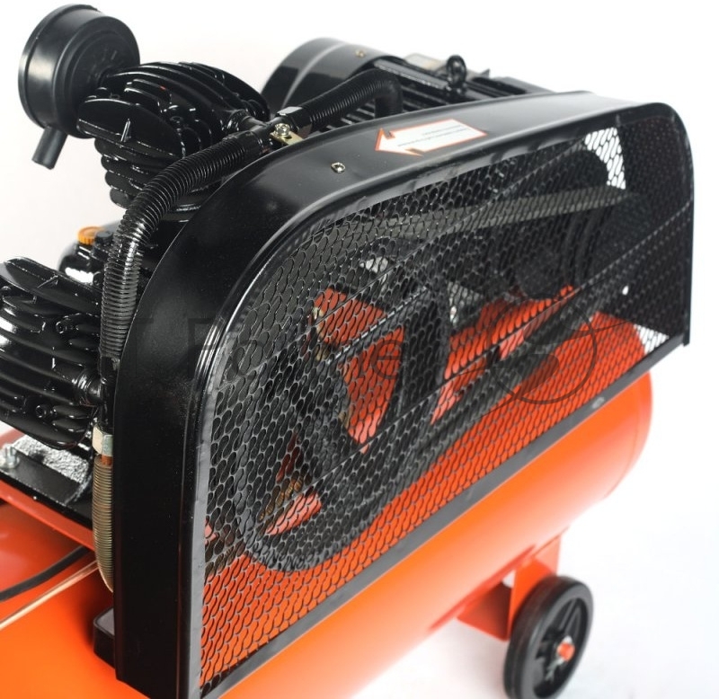 Компрессоры, Пневматическое оборудование Компрессор PATRIOT PTR 100-670 525306330 {Мощн.: 3 кВт Напр.: 400В~50Гц Об.двиг.: 1100 об/мин Производит.: 670 л/мин Об.ресивера: 100 л Давл.: 8 бар Вес: 98 кг}