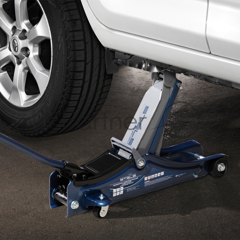 Домкрат STELS 51129 гидравлический подкатной 2 тонны low profile 80-380мм