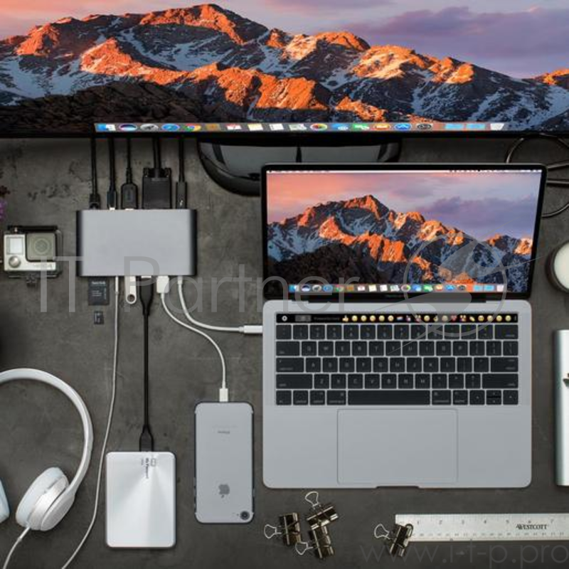 USB-хаб HyperDrive Ultimate USB-C Hub для Macbook и других устройств с портом Type-C. Порты: USB-C PD, VGA, 4K HDMI, 4K Mini DisplayPort, Gigabit Ethernet, 3 x USB-A, SD, Micro SD, 3.5mm AUX. Цвет серый космос.