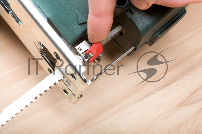 Лобзик Metabo STEB 70 Quick Лобзик 601040000 { 570Вт, маятник, коробка, 3300 ход/мин, коробка, вес 2 кг }