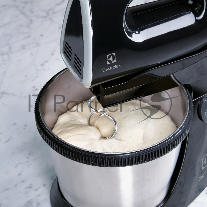 Блендер ELECTROLUX ESM 3310