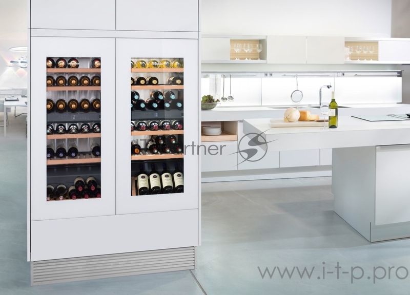 Винный шкаф LIEBHERR EWTgw 2383 / Высота ниши 122см, TipOpen, белый цвет периметра стеклопакета