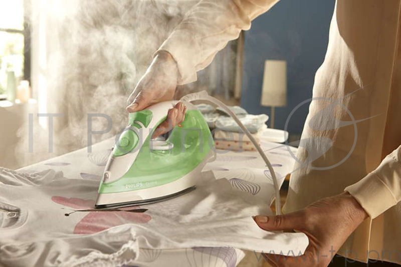 Утюг PHILIPS GC1441/70 мощность 2000 Вт, материал подошвы: керамика, постоянный пар (до 25 г/мин), паровой удар (100 г/мин),ёмкость для воды 220мл,очистка от накипи,система капля-стоп.