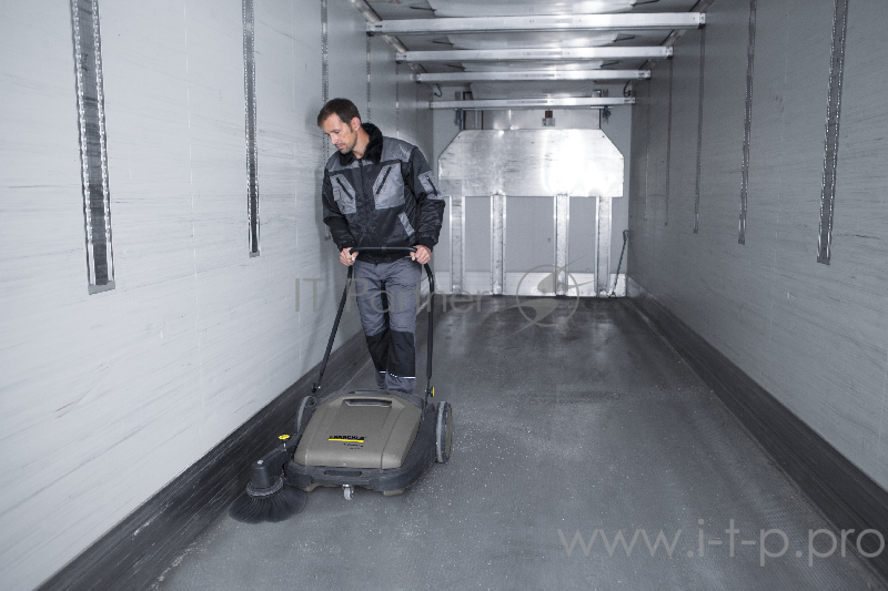 Подметальная машина Karcher KM 70/20 С