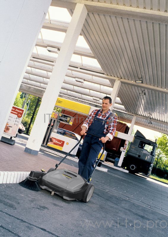 Подметальная машина Karcher KM 70/20 С