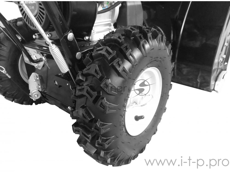 Снегоуборщик HYUNDAI S 7066 7лс выброс 11м