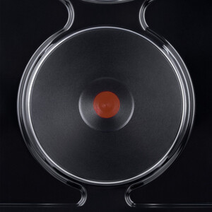 Электрическая панель MAUNFELD EEHE.32.4B • Тип: электрическая 30см• Тип установки: независимая• Управление: фронтальное, переключатели поворотные• 4 ножки-опоры (дают вам возможность выбора - использовать панель как настольную, отдельностоящую или в