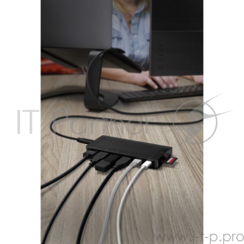 USB хаб Twelve South StayGo. Интерфейс USB-C. Порты 1xUSB-C PD 85W, 1xHDMI 4K, 1xUSB-A 3.0 / BC 1.2, 2xUSB-A 3.0, 1xGigabit Ethernet Port, 1xUSB-C 100W, 1xSD Card, 1xMicro SD Card.