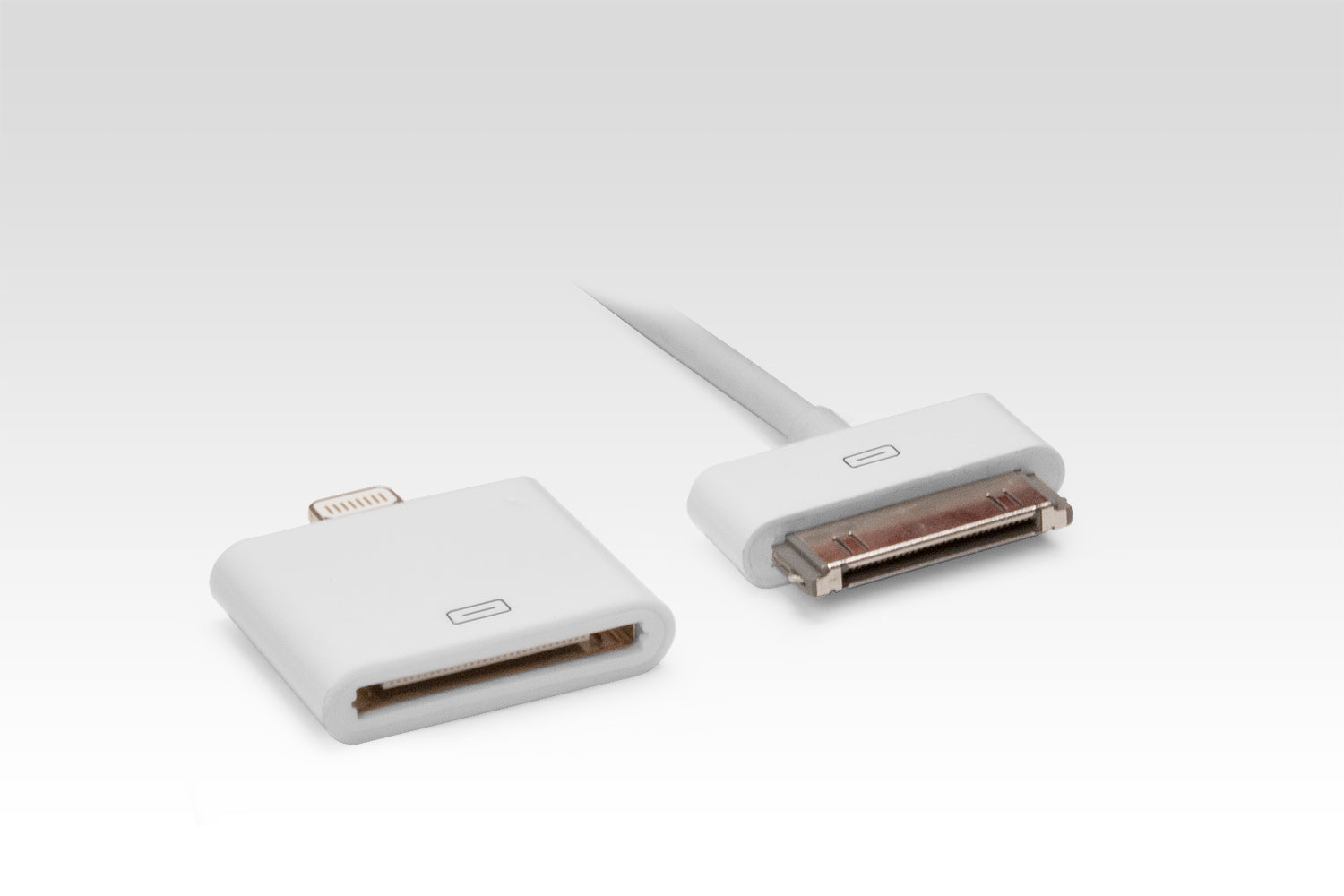 Переходник Apple 30-pin - Lightning 8-pin для Apple iPhone X, iPhone 8 Plus, iPhone 7 Plus, iPhone 6 Plus, iPad, iPod. MD823ZMA. Белый.