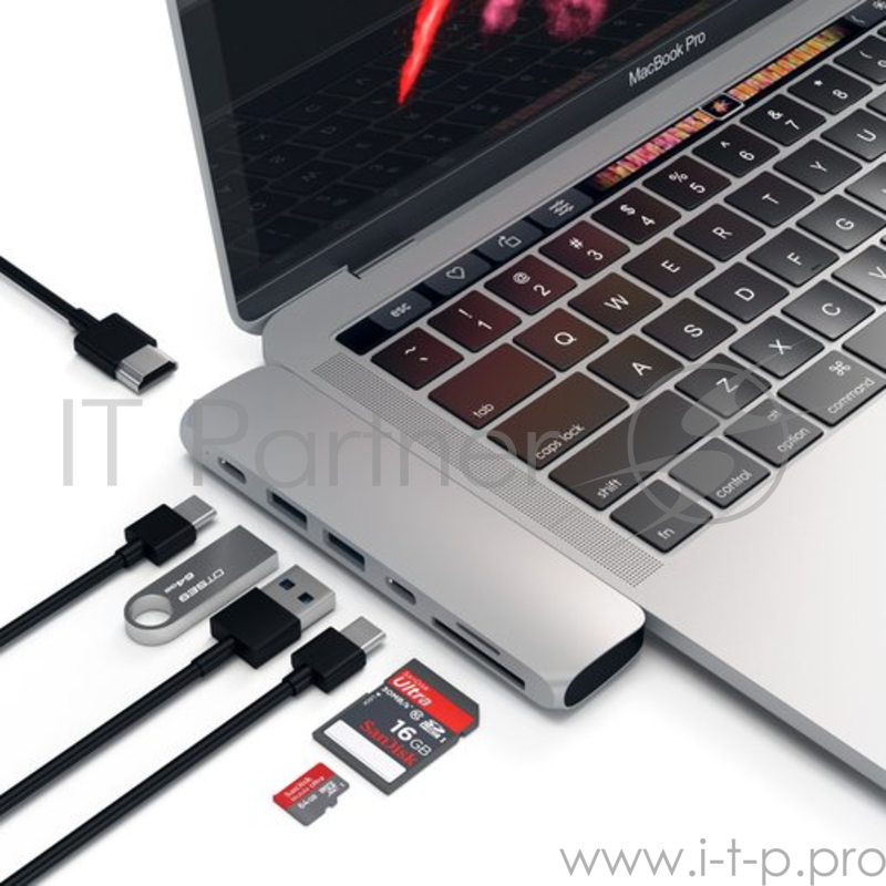 USB-хаб Satechi Aluminum Pro Hub для Macbook Pro (USB-C). Порты: HDMI, Thunderbolt 3, USB Type-C, SD, microSD, 2 x USB 3.0. Цвет серебряный.