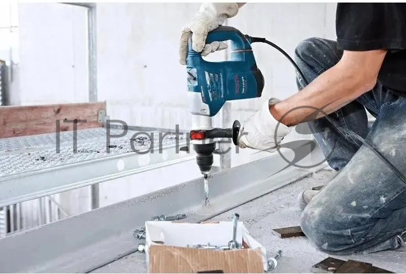 Перфоратор Bosch GBH 4-32 DFR Professional 0611332101 (900Вт, 800об./мин., 3600уд./мин., SDS-plus) + быстроз.патрон + смазка для буров + кейс