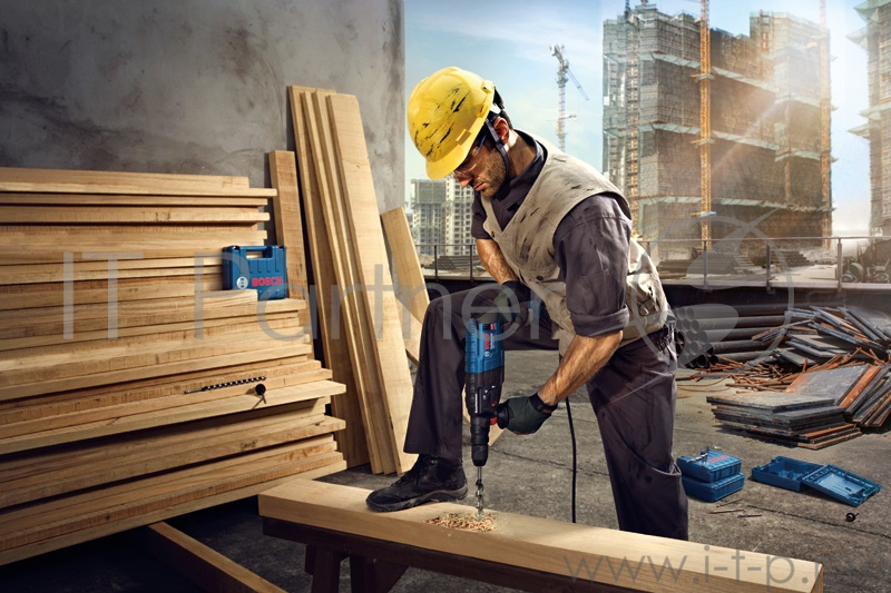 Перфоратор Bosch GBH 2-24 DFR Professional 0611273000 (790Вт, 930об./мин., 4200уд./мин., SDS-plus) + кейс