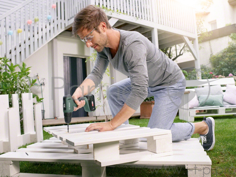 Дрель-шуруповерт Bosch UniversalDrill 18 аккум. патрон:быстрозажимной