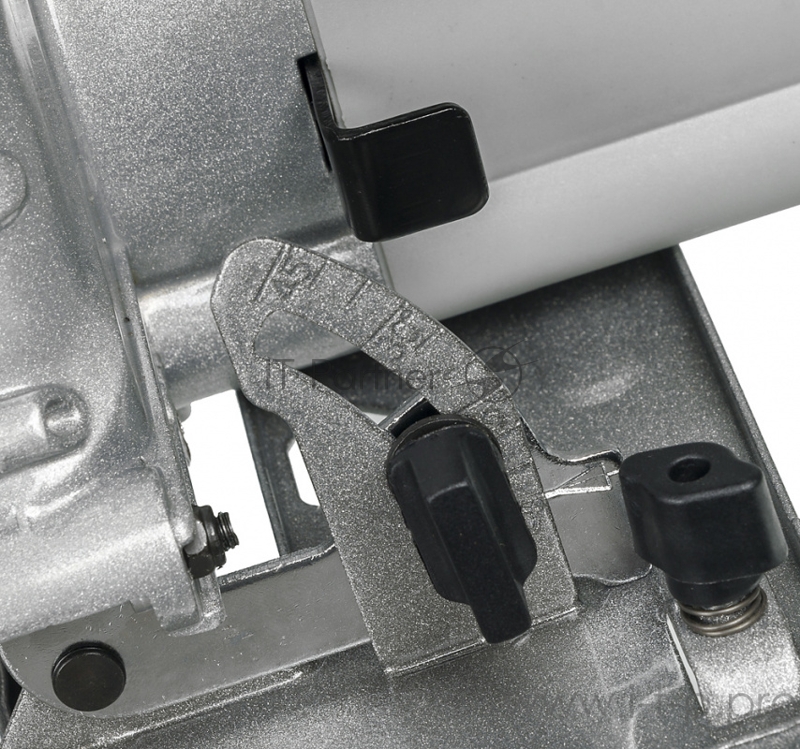 Циркулярная пила (дисковая) Ресанта ДП-165/1300 1300Вт (ручная)