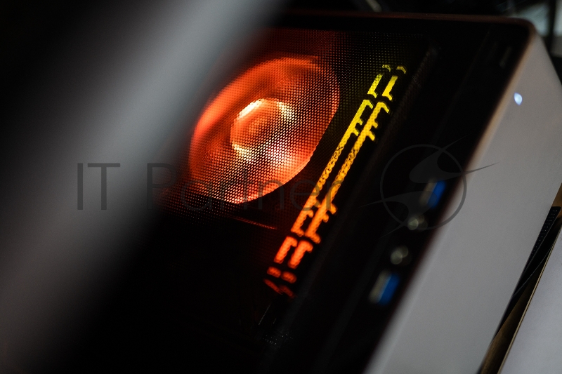 Кулер для процессора Cooler Master CPU Cooler MasterAir G200P, 800-2600 RPM, 200W, RGB LED fan, RGB LED Controller, 39.4 mm lowprofile, Full Socket Support